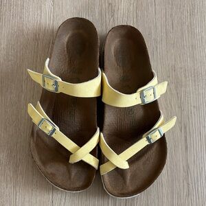 Birkenstock Mayari sandals in Brushed Vanilla
